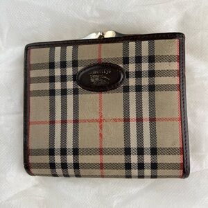 Burberrys VINTAGE Classic Check Wallet with Leather Logo Plaque and Kisslock